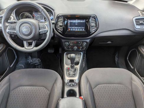 Used 2018 Jeep Compass Latitude w/ Popular Equipment Group image 9