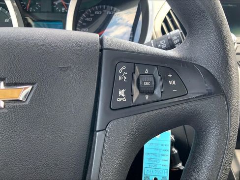 Used 2017 Chevrolet Equinox LS FWD image 25