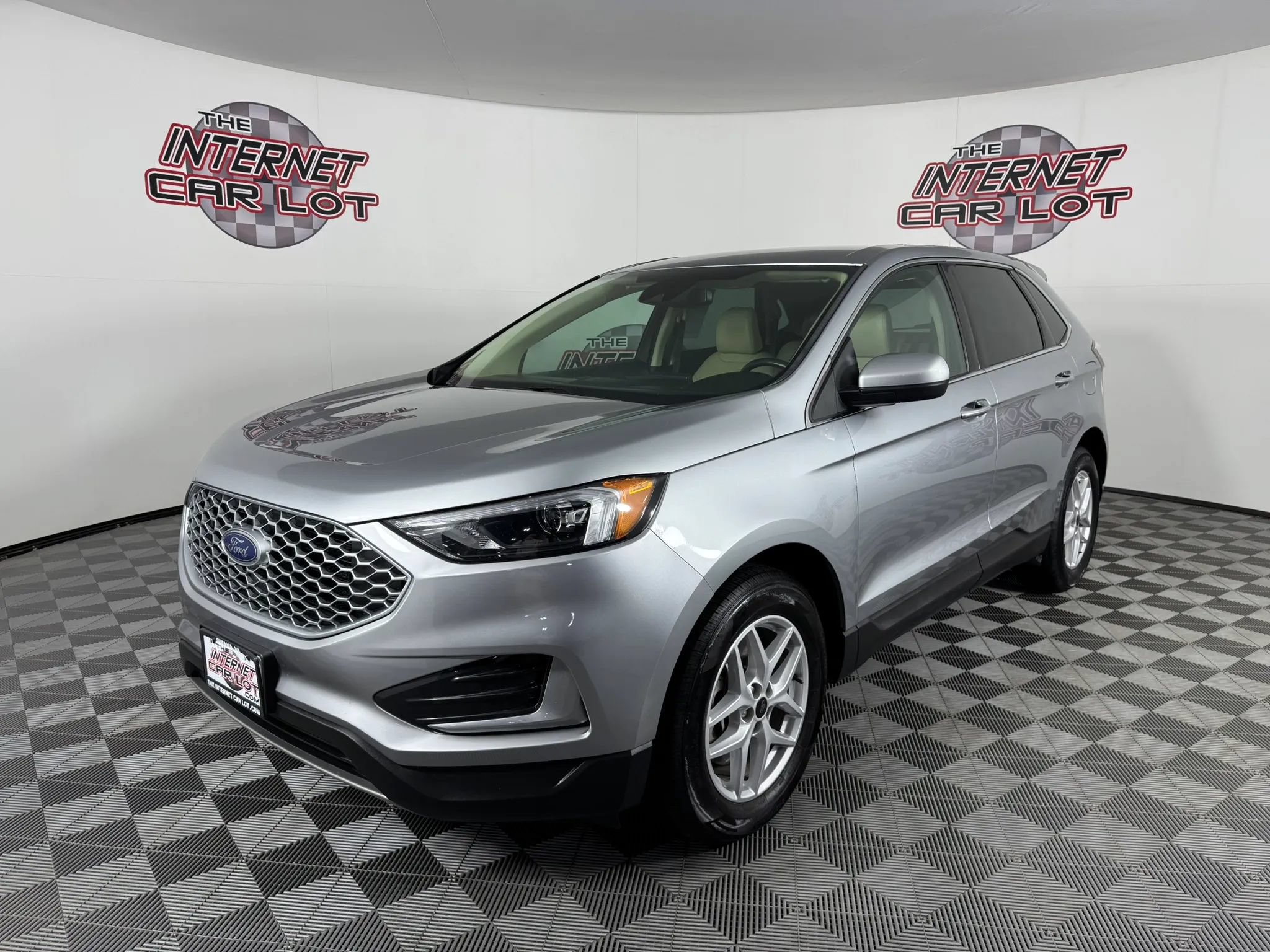 Used 2023 Ford Edge SEL AWD/4WD image 3
