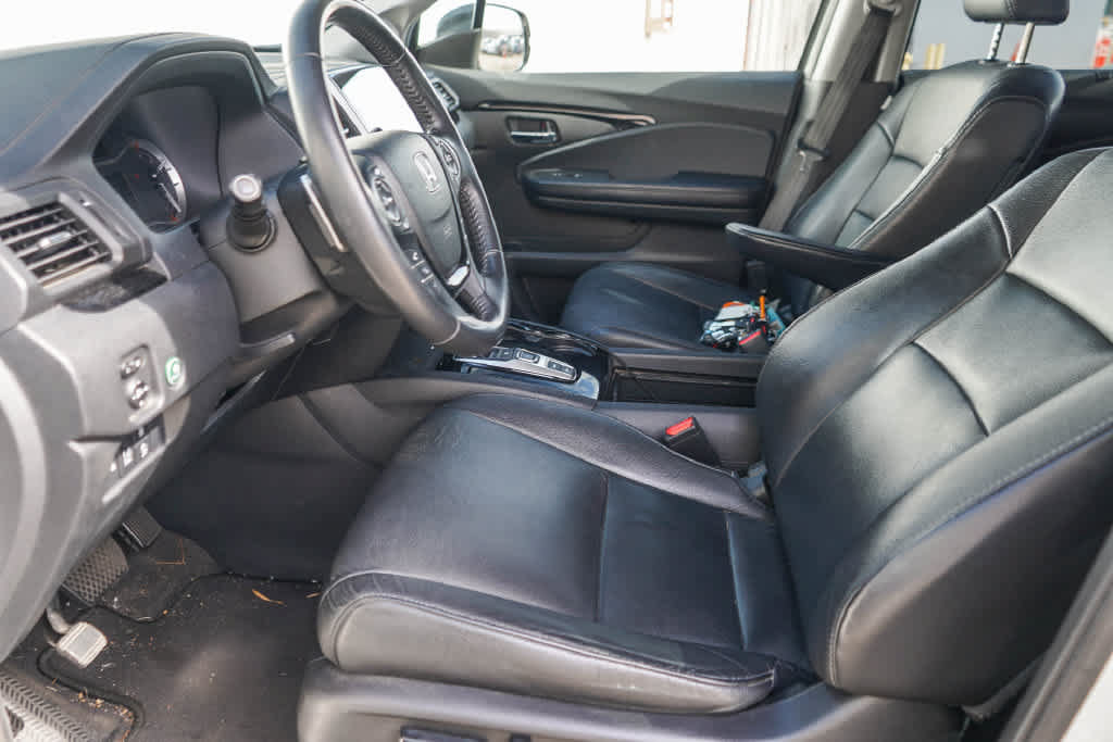 Used 2017 Honda Pilot Touring image 12