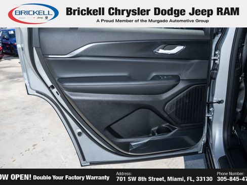 New 2025 Jeep Grand Cherokee L Altitude image 13