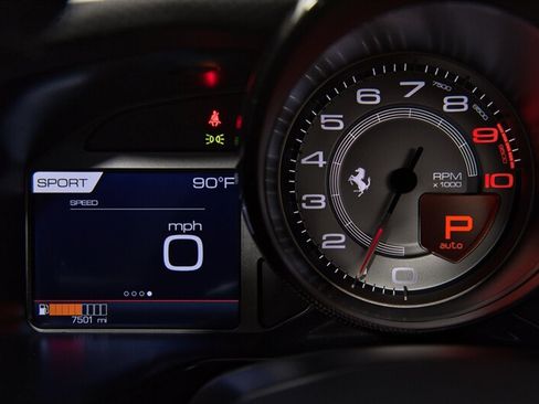 Used 2021 Ferrari 812 GTS RWD image 28