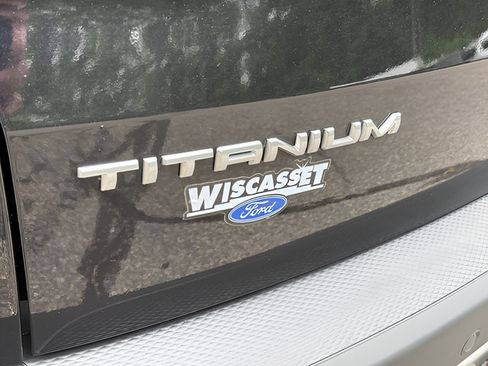 Used 2021 Ford Escape Titanium w/ Titanium Elite Package AWD/4WD image 19