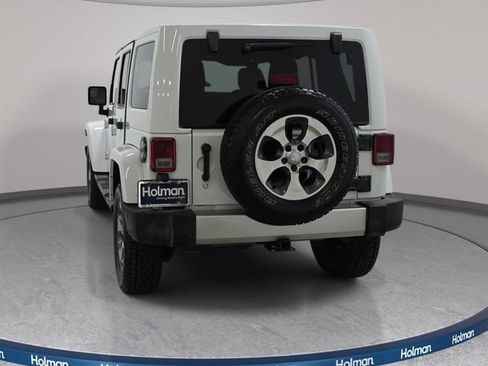 Used 2017 Jeep Wrangler Unlimited Sahara w/ Connectivity Group AWD/4WD image 6
