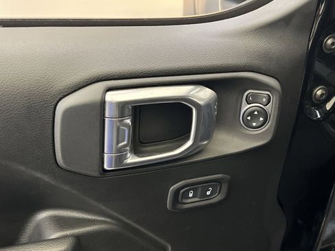 Used 2022 Jeep Wrangler Unlimited Rubicon w/ Xtreme Recon 35" Tire Package image 13