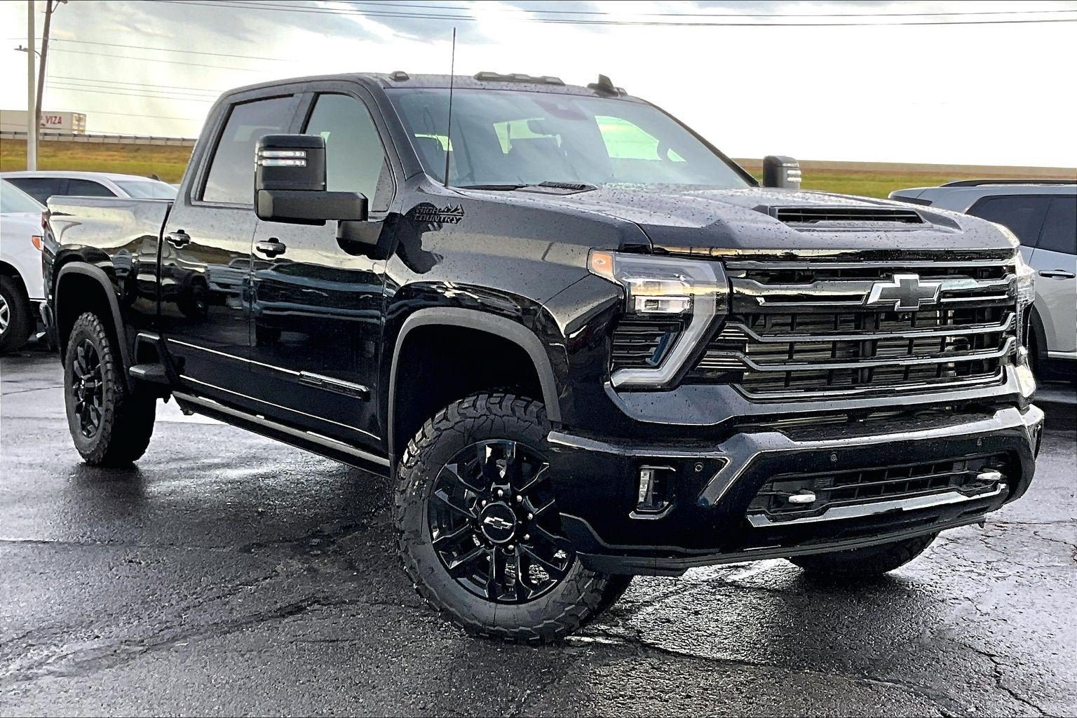 New 2026 Chevrolet Silverado 2500 High Country w/ Midnight Edition AWD/4WD image 2