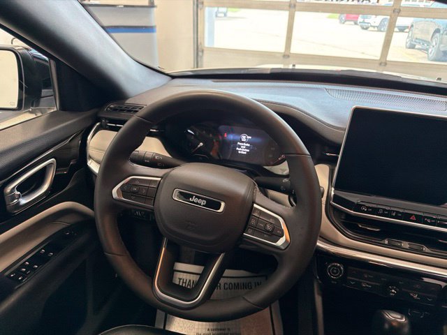Used 2023 Jeep Compass Limited w/ Sun and Sound Group AWD/4WD image 31