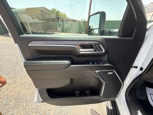 Used 2024 Chevrolet Silverado 2500 LTZ w/ LTZ Plus Package AWD/4WD image 7