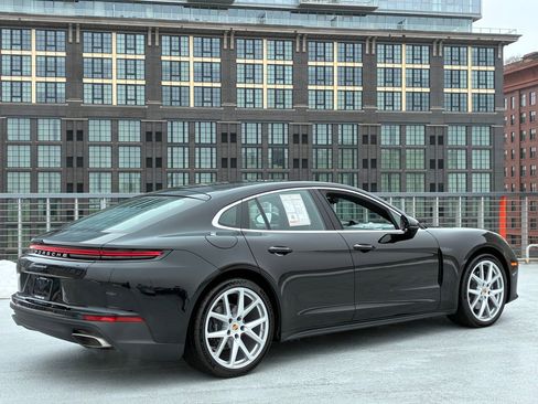 Certified 2025 Porsche Panamera image 9