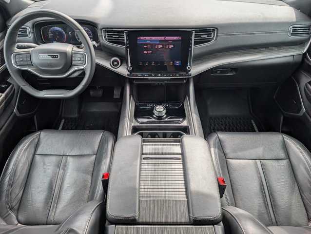 Used 2024 Jeep Wagoneer L Series II w/ Flexible Seating Group RWD image 5