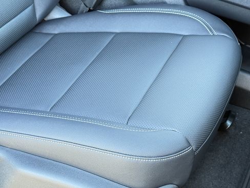 New 2026 Chevrolet Traverse LT w/ Midnight/Sport Edition image 24