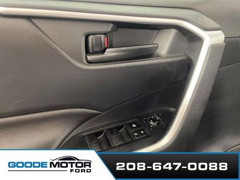 Used 2022 Toyota RAV4 LE AWD/4WD image 7