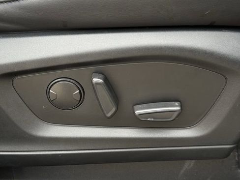 Used 2022 Ford Explorer XLT w/ Equipment Group 202A RWD image 30