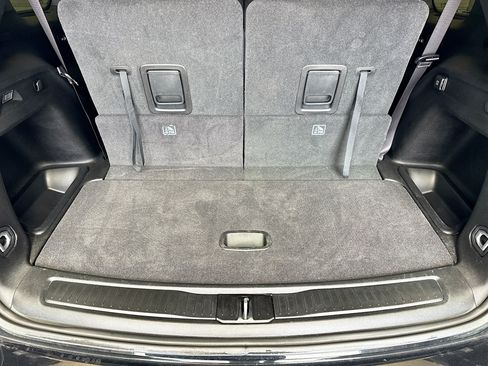 Used 2023 Jeep Grand Cherokee L Laredo RWD image 18