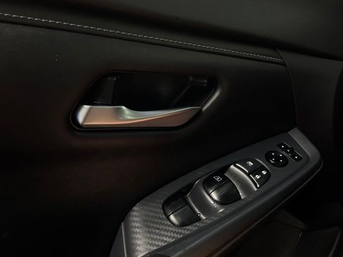 Used 2025 Nissan Sentra SV FWD image 19
