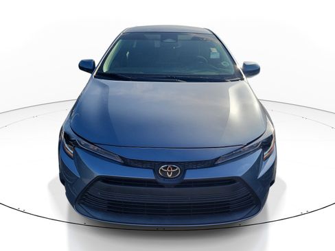 Used 2023 Toyota Corolla LE FWD image 2