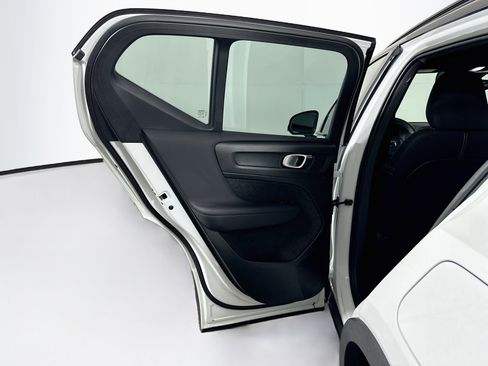 Used 2023 Volvo XC40 Recharge Ultimate w/ Protection Package Premier AWD/4WD image 27