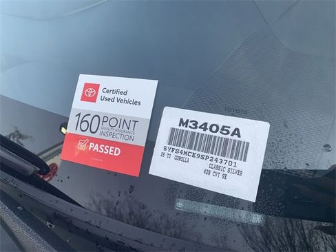 Used 2025 Toyota Corolla SE image 37