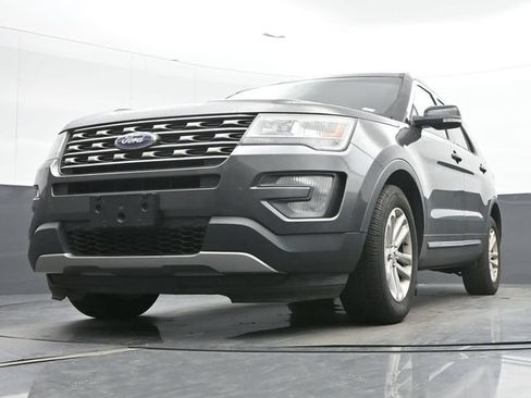 Used 2016 Ford Explorer XLT FWD image 9
