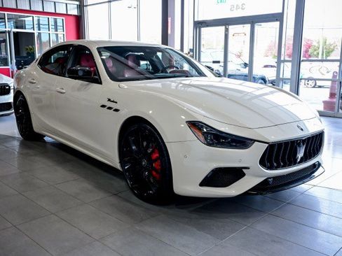 Used 2022 Maserati Ghibli Modena image 5
