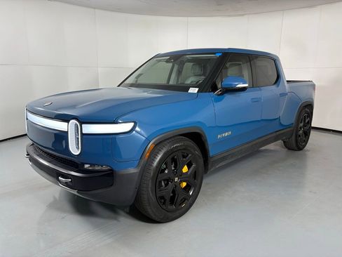 Used 2022 Rivian R1T Adventure image 5