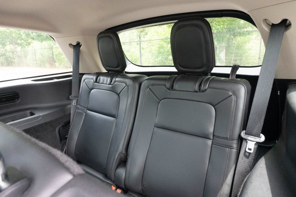 Used 2023 Lincoln Aviator Reserve RWD image 19