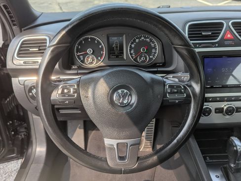 Used 2014 Volkswagen Eos image 18