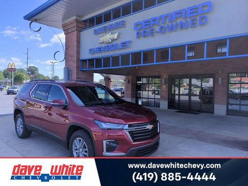 Used 2023 Chevrolet Traverse LT FWD image 1