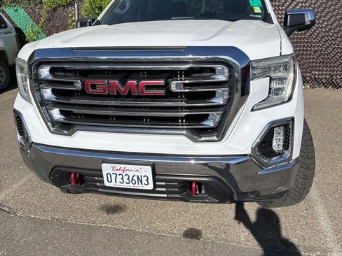 Used 2019 GMC Sierra 1500 SLT w/ X31 Off-Road Package AWD/4WD image 14
