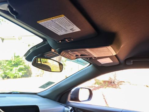 Used 2025 Chevrolet Equinox LT image 13