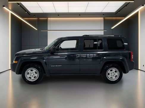 Used 2014 Jeep Patriot Sport w/ Power Value Group FWD image 2