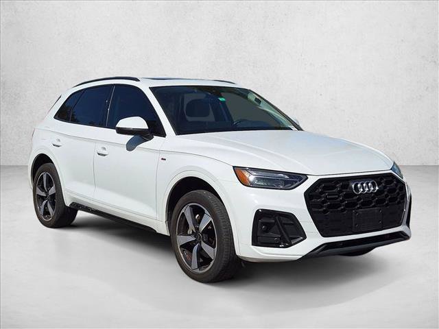 Used 2022 Audi Q5 2.0T Premium Plus w/ Premium Plus Package AWD/4WD image 3