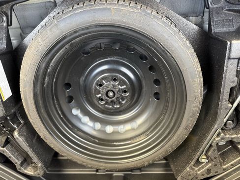 Used 2019 Toyota Corolla SE image 16