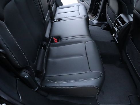 New 2025 Jeep Grand Cherokee Limited image 15