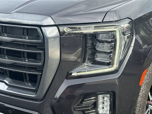Used 2024 GMC Yukon AT4 w/ AT4 Premium Package AWD/4WD image 11