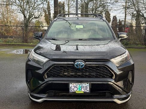 Used 2024 Toyota RAV4 SE image 8