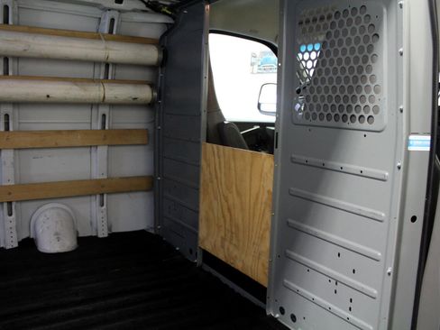 Used 2018 Chevrolet Express 2500 w/ Driver Convenience Package image 20