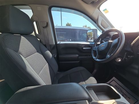 Used 2020 Chevrolet Silverado 2500 Custom w/ Custom Value Package image 10