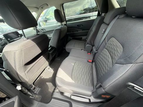 Used 2025 Nissan Pathfinder SV FWD image 13