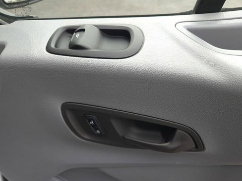 Used 2015 Ford Transit 250 138 w/ Exterior Upgrade Package image 17