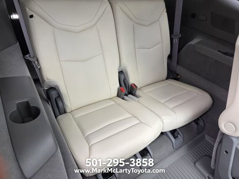 Used 2024 Cadillac XT6 Premium Luxury w/ Technology Package FWD image 15
