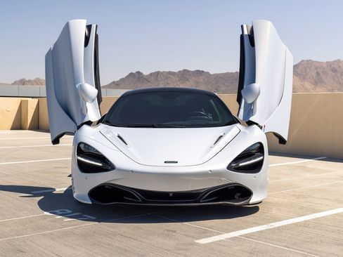 Used 2020 McLaren 720S Performance RWD image 3