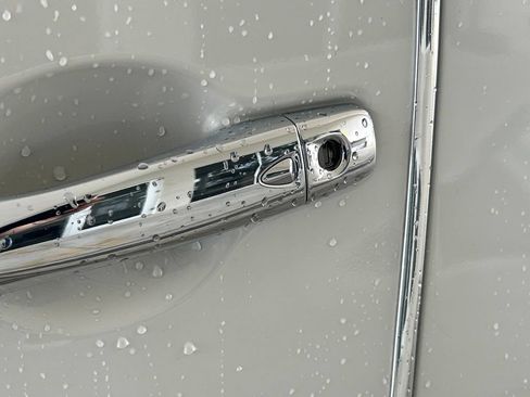 Used 2019 Nissan Murano SV FWD image 16