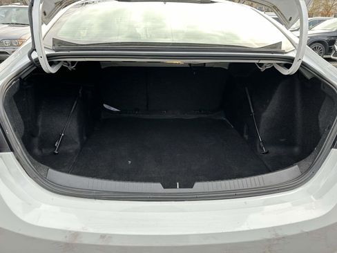 Used 2018 Chevrolet Malibu LT image 9