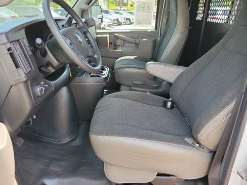 Used 2024 GMC Savana 2500 w/ Driver Convenience Package RWD image 5