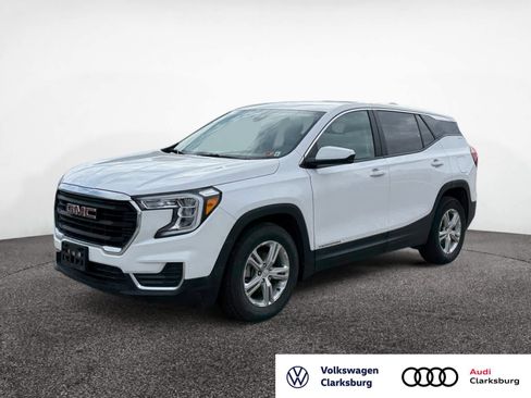 Used 2024 GMC Terrain SLE image 1
