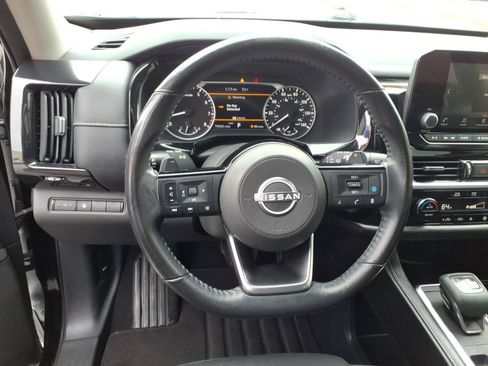 Used 2022 Nissan Pathfinder SV AWD/4WD image 7
