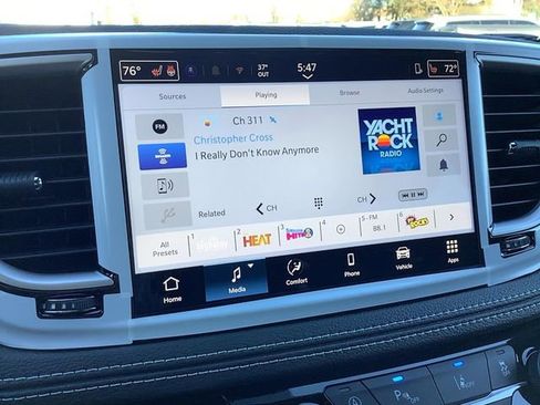 New 2026 Chrysler Pacifica Select w/ S Appearance Package image 8