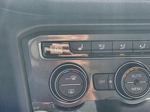 Used 2018 Volkswagen Tiguan SE w/ Panoramic Sunroof Package AWD/4WD image 26