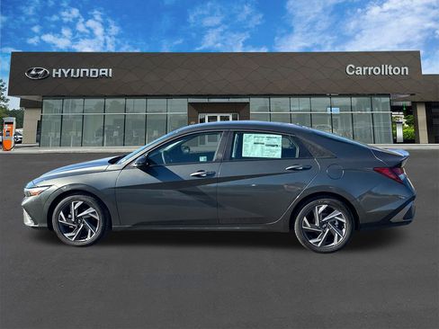 New 2025 Hyundai Elantra Sport image 8